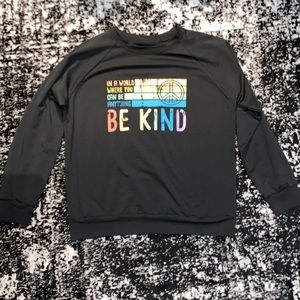 Woman’s XL Be kind sweatshirt